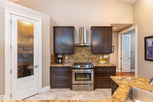 17424 108 Street, Edmonton, AB - Indoor Photo Showing Kitchen With Upgraded Kitchen