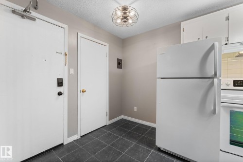 102 10225 114 Street, Edmonton, AB 