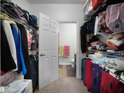 Walk in closet - 415 2203 44 Ave, Edmonton, AB 