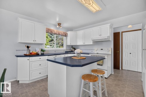 6930 11 Avenue, Edmonton, AB 
