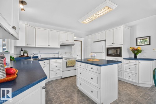6930 11 Avenue, Edmonton, AB 
