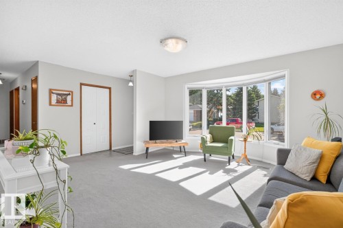6930 11 Avenue, Edmonton, AB 
