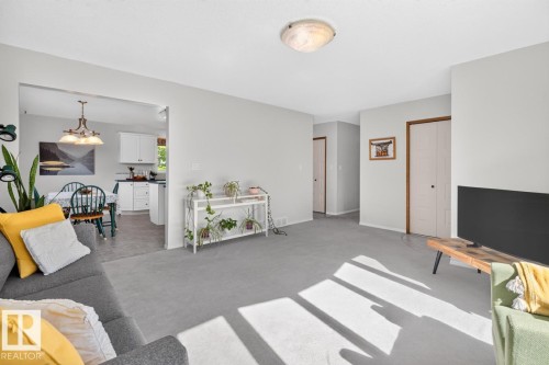 6930 11 Avenue, Edmonton, AB 