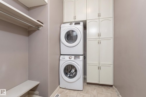 1044 Barnes Way, Edmonton, AB - Indoor Photo Showing Laundry Room
