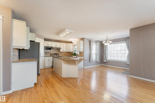 1044 Barnes Way, Edmonton, AB - Indoor Photo Showing Kitchen