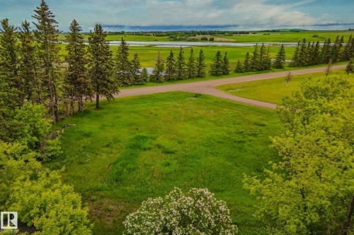Expansive green space with a natural landscape - 5305 51 Street, Willingdon, AB 