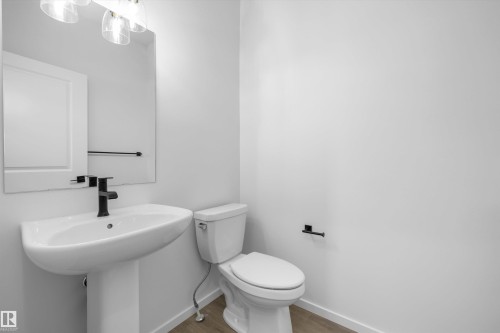 133 Mustang Close, Ardrossan, AB - Indoor Photo Showing Bathroom