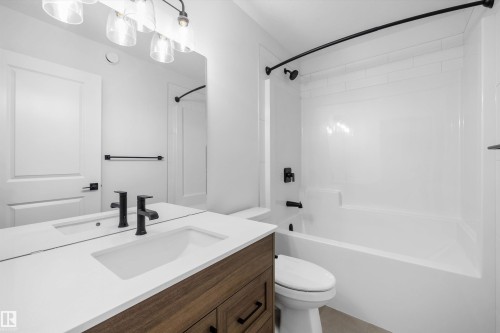 133 Mustang Close, Ardrossan, AB - Indoor Photo Showing Bathroom