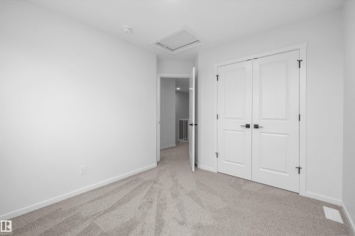 133 Mustang Close, Ardrossan, AB - Indoor Photo Showing Other Room