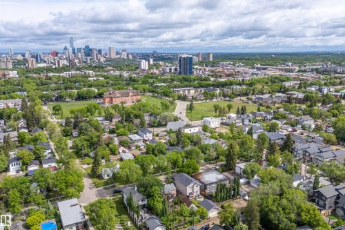 10623 75 Avenue, Edmonton, AB 