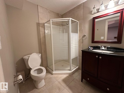 30 Virginia Avenue, Spruce Grove, AB - Indoor Photo Showing Bathroom