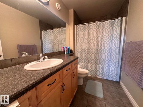 30 Virginia Avenue, Spruce Grove, AB - Indoor Photo Showing Bathroom