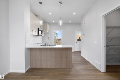 15656 3 Street, Edmonton, AB 