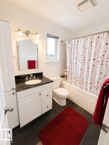 Bathroom - 11015 144 Street, Edmonton, AB 