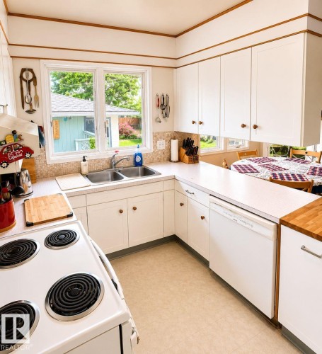 Kitchen - 11015 144 Street, Edmonton, AB 