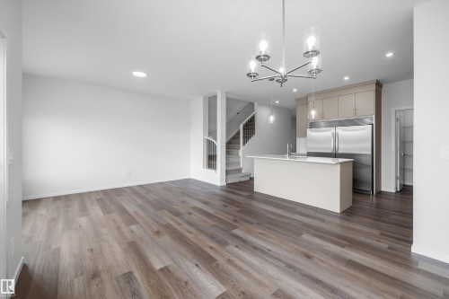 15744 7 Street, Edmonton, AB 