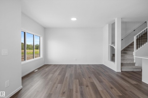 15744 7 Street, Edmonton, AB 