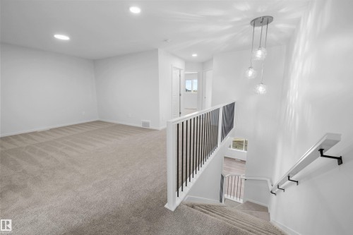 15744 7 Street, Edmonton, AB 