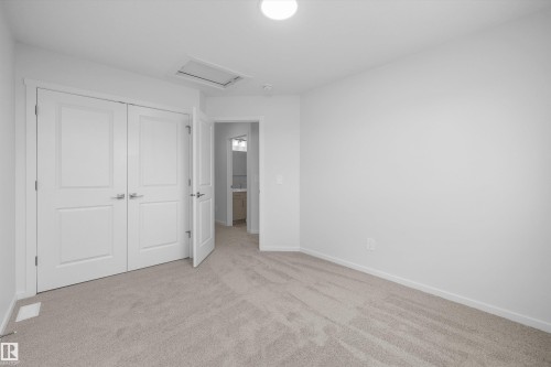 15744 7 Street, Edmonton, AB 