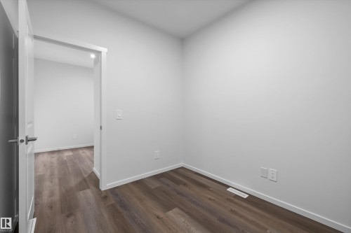 15744 7 Street, Edmonton, AB 