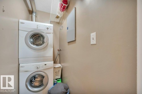 304 5065 31 Avenue, Edmonton, AB - Indoor Photo Showing Laundry Room