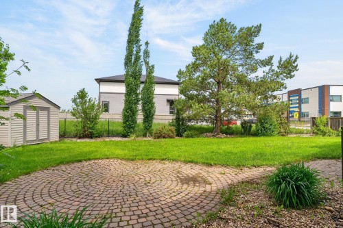 Yard - 86 Heritage Crescent, Stony Plain, AB 