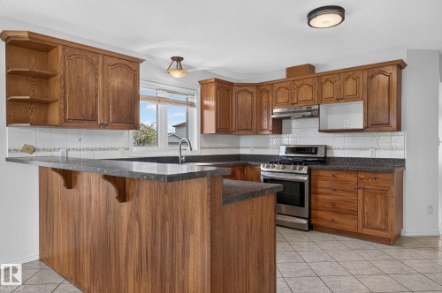Kitchen - 86 Heritage Crescent, Stony Plain, AB 
