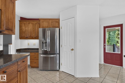 Kitchen - 86 Heritage Crescent, Stony Plain, AB 