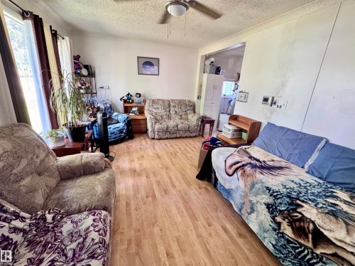 4824 53 Street, Innisfree, AB 