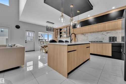 136 30 Street, Edmonton, AB 