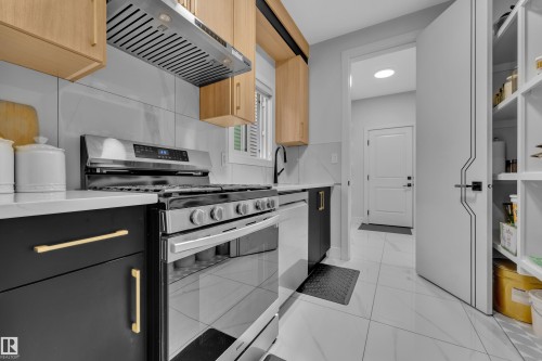 136 30 Street, Edmonton, AB 