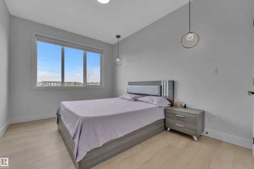 136 30 Street, Edmonton, AB 
