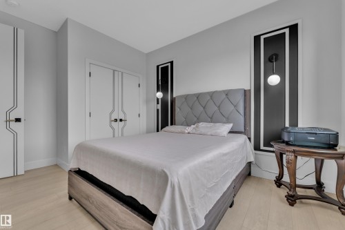136 30 Street, Edmonton, AB 