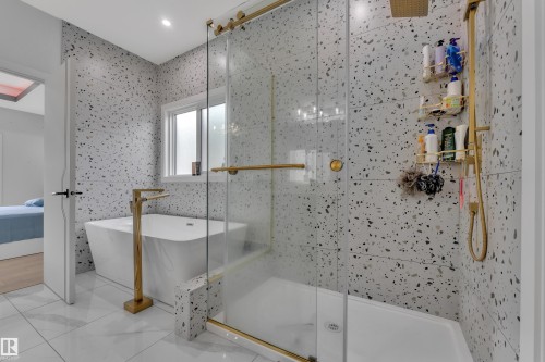 136 30 Street, Edmonton, AB 
