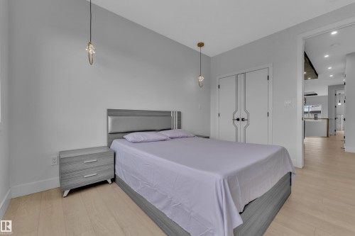 136 30 Street, Edmonton, AB 