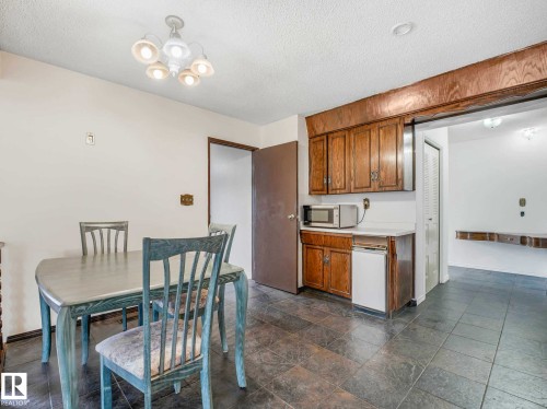 11056 166 Avenue, Edmonton, AB 