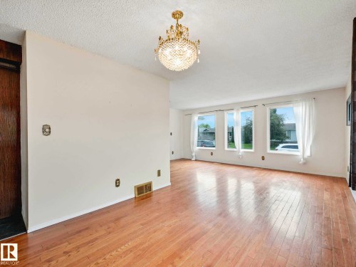 11056 166 Avenue, Edmonton, AB 