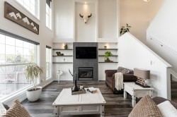 1212 APPLETON Close Sherwood Park, AB T8H 0G5