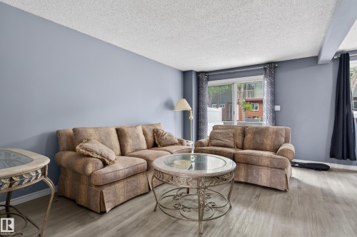 Living room - 13445 40 Street Nw, Edmonton, AB 