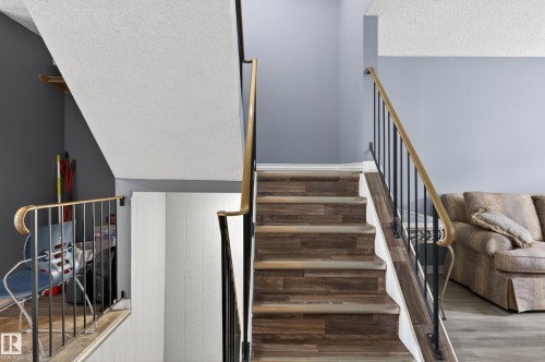 Stairs - 13445 40 Street Nw, Edmonton, AB 