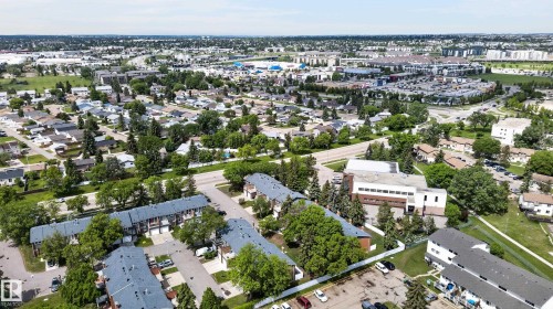 Aerial perspective showcasing a residential area with varied housing styles - 13445 40 Street Nw, Edmonton, AB 