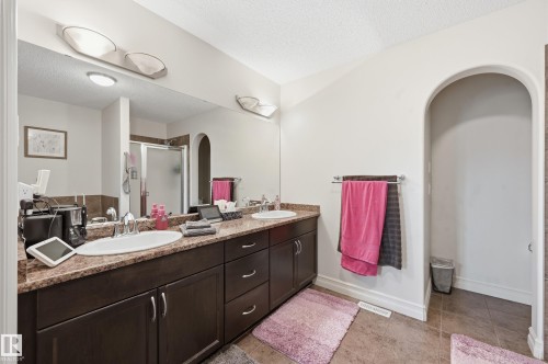49 Navajo Ln, Fort Saskatchewan, AB 