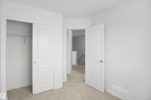 525 Aster Drive Nw, Edmonton, AB - Indoor Photo Showing Other Room