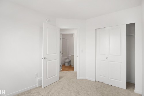 525 Aster Drive Nw, Edmonton, AB - Indoor Photo Showing Other Room