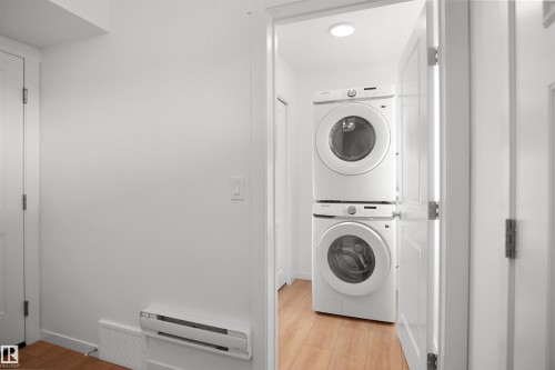 525 Aster Drive Nw, Edmonton, AB - Indoor Photo Showing Laundry Room