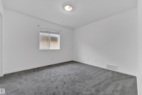 Empty room - 5432 20 Avenue, Edmonton, AB 