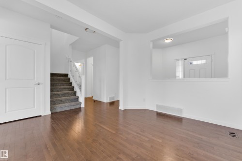 Empty room - 5432 20 Avenue, Edmonton, AB 