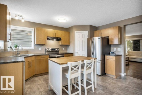 7685 Schmid Crescent, Edmonton, AB 