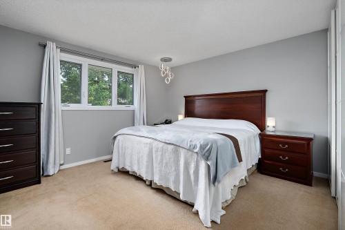 10952 34A Avenue, Edmonton, AB 