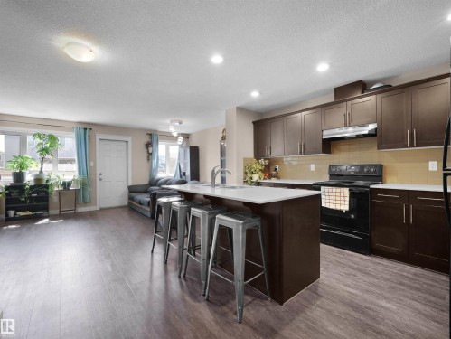 9055 Cooper Link Link, Edmonton, AB 
